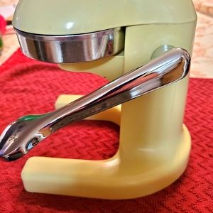Rare Vintage Fiesta lever press juicer in yellow